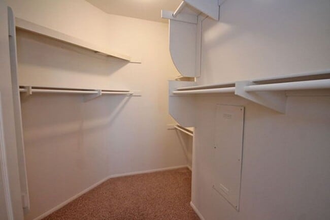 Building Photo - Exceptional Executive Single Story Home