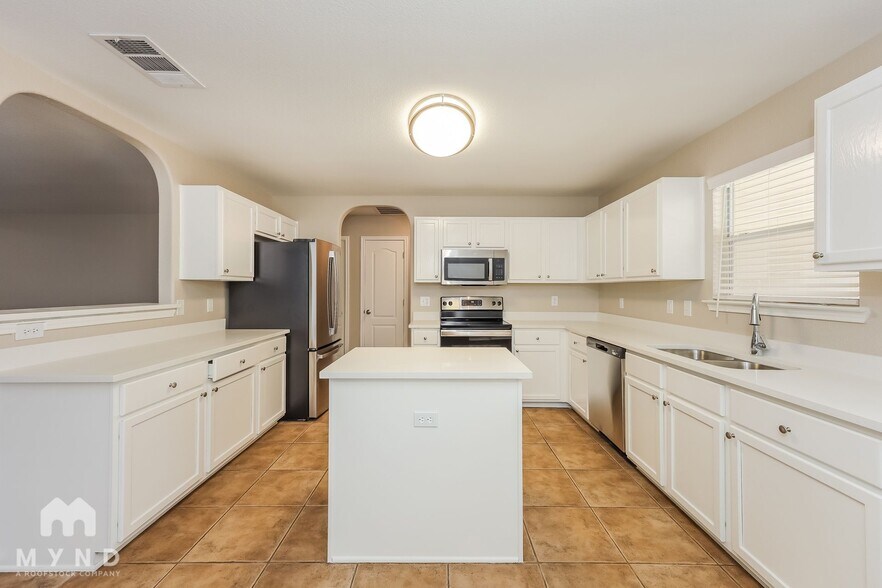 Building Photo - 10210 Briar Rose