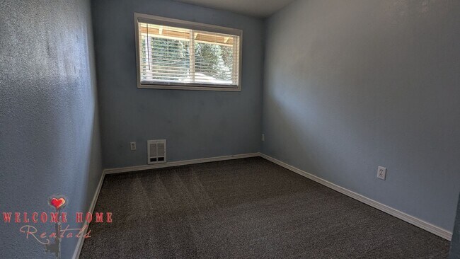 Building Photo - 910 Gregory Way SE