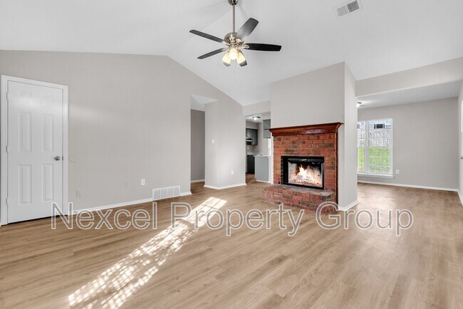 Building Photo - 10212 Oak Leaf Dr