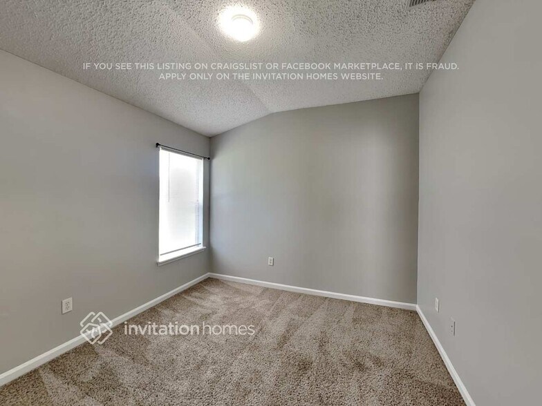 Building Photo - 620 Porto Cristo Ave