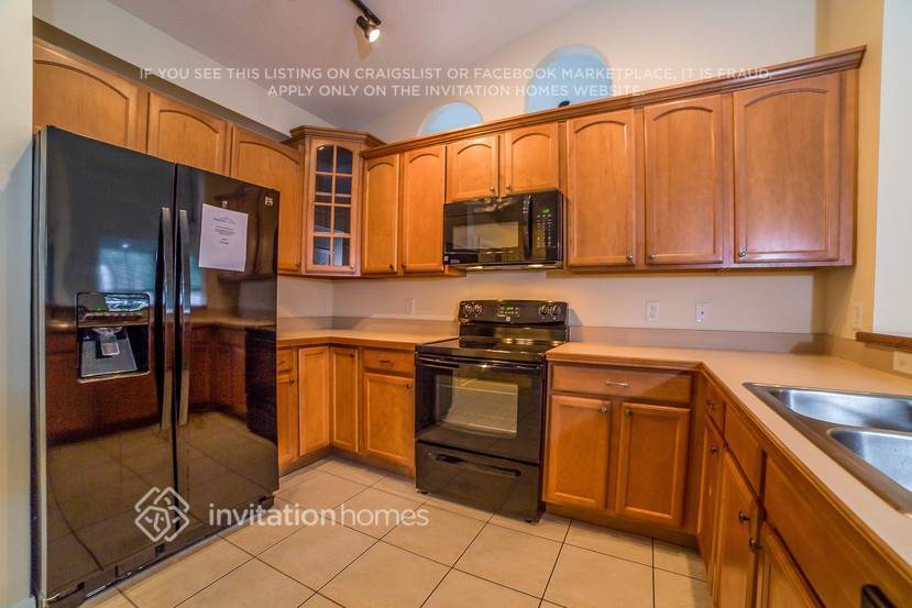 Building Photo - 3051 Brighton Rd