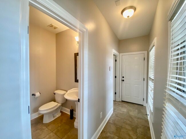 Building Photo - 108 Morning Vista Dr