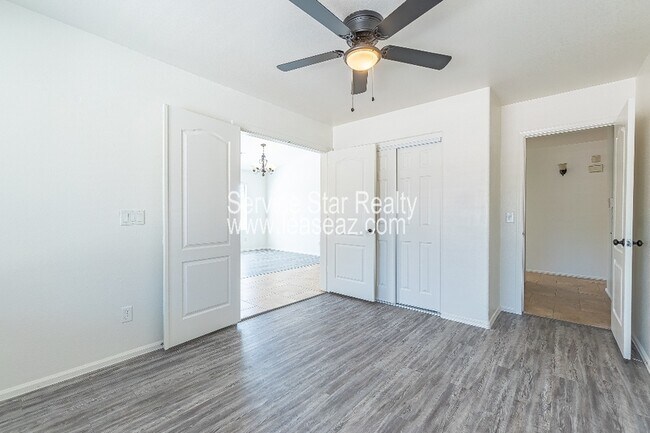 Building Photo - 8414 S 48th Ln