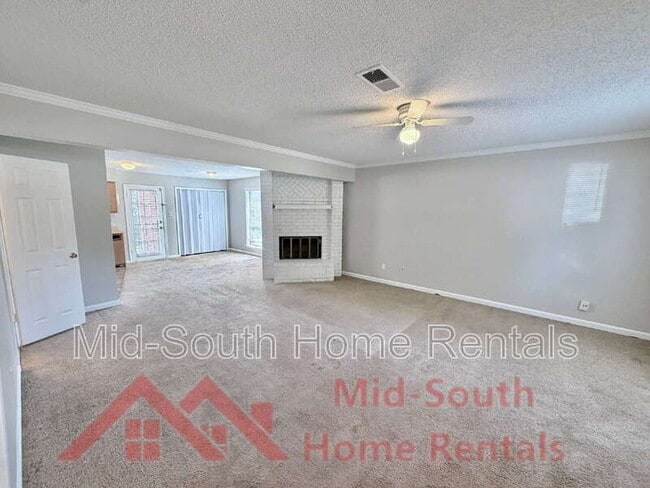 Building Photo - 6007 Hickory Cove