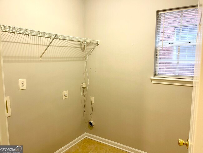 Building Photo - 1130 Dunaway Dr