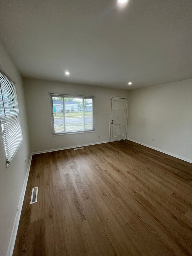 Building Photo - Newly Renovated 3-Bedroom Single Family Home