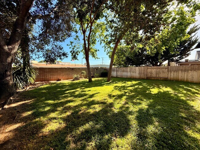 Building Photo - 3618 Manzana St