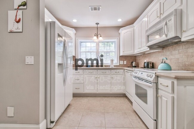 Building Photo - 373 Dach Bruche Gasse