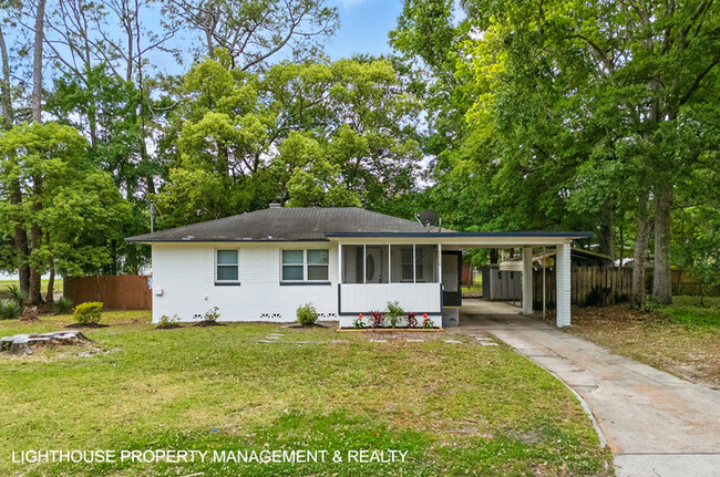 Building Photo - Fully Renovated 3 Bed/1 Bath Home with Att...