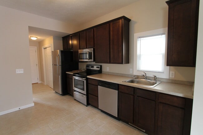 Building Photo - Fully Remodeled 3 Bedroom House!