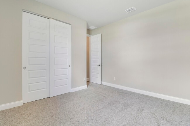 Building Photo - 8901 Dahlia Cir