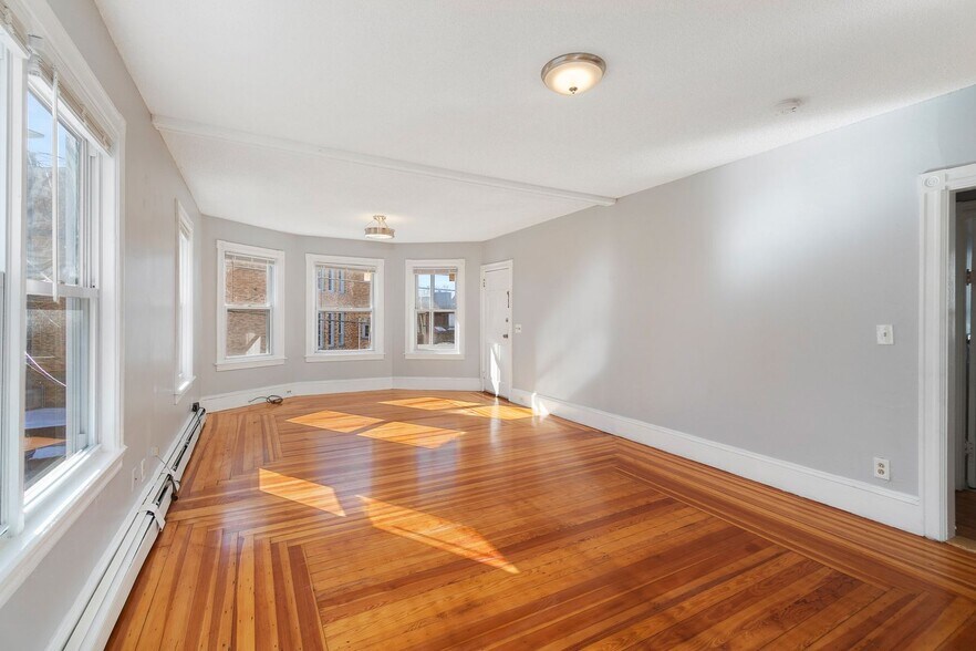 Building Photo - 1077-1077 Dexter St