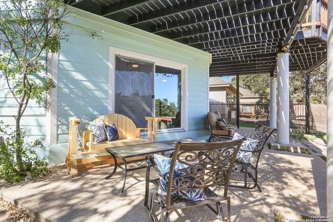 Building Photo - 1433 Riviera Dr