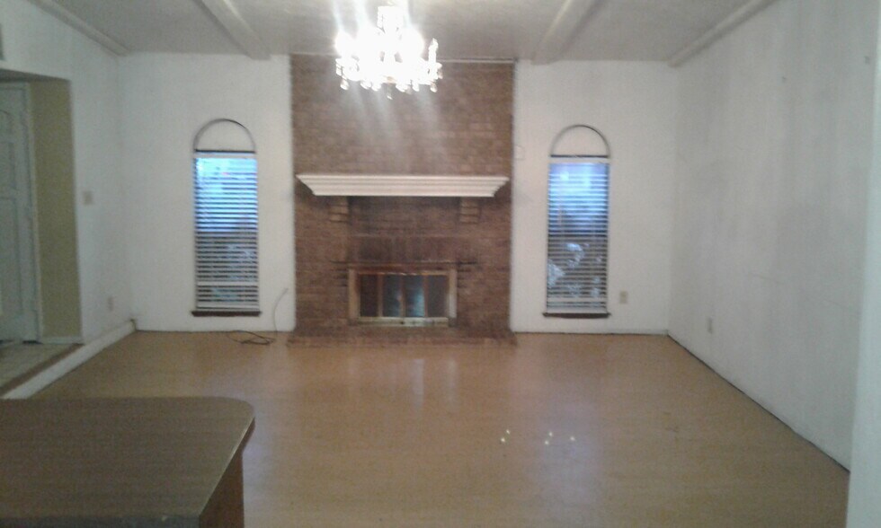 Building Photo - 4324 Buckeye St