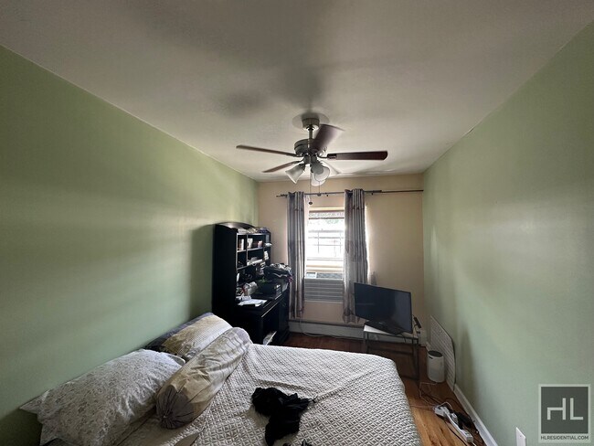 Building Photo - 65 PLACE