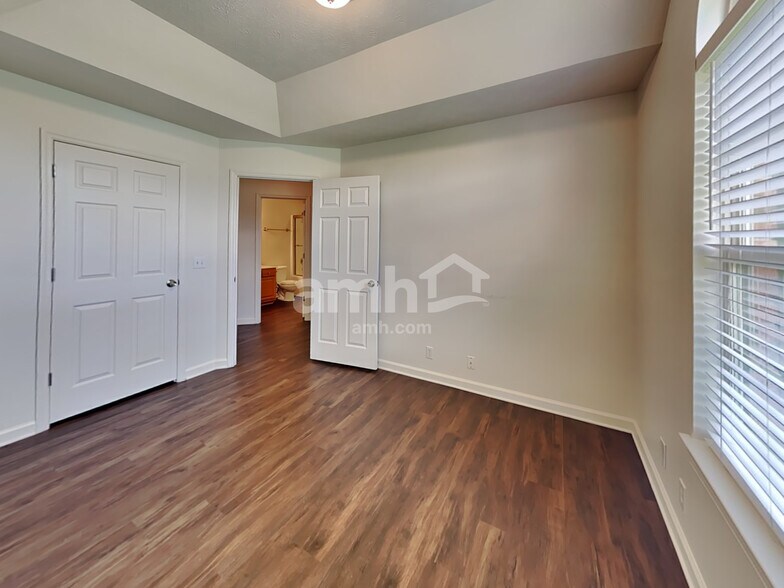Building Photo - 1630 E Blairmont Dr