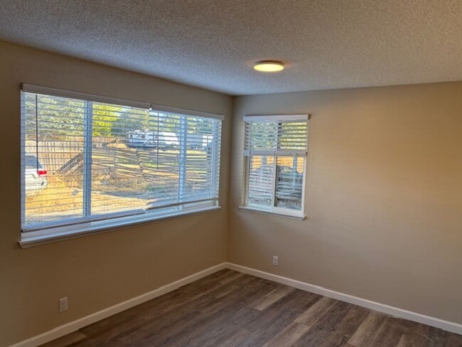Building Photo - 62970 Florence Dr
