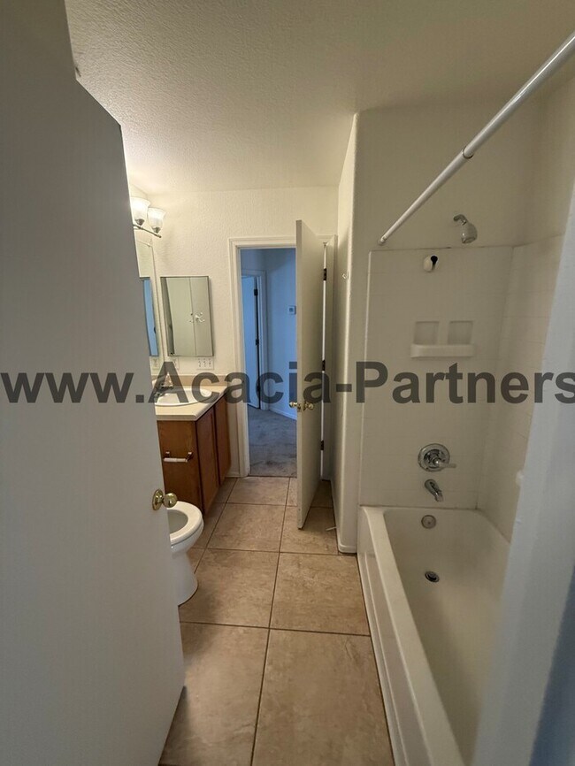 Building Photo - Three bedroom home in Mesquite Ranch