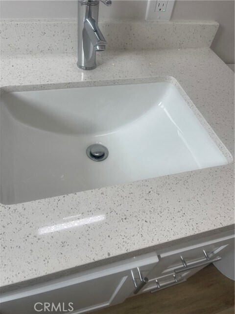 Building Photo - 1526 W 101st St