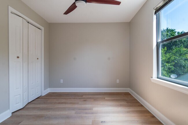 Building Photo - 1345 N Olney St
