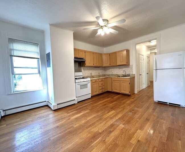 Primary Photo - 28 Marney St