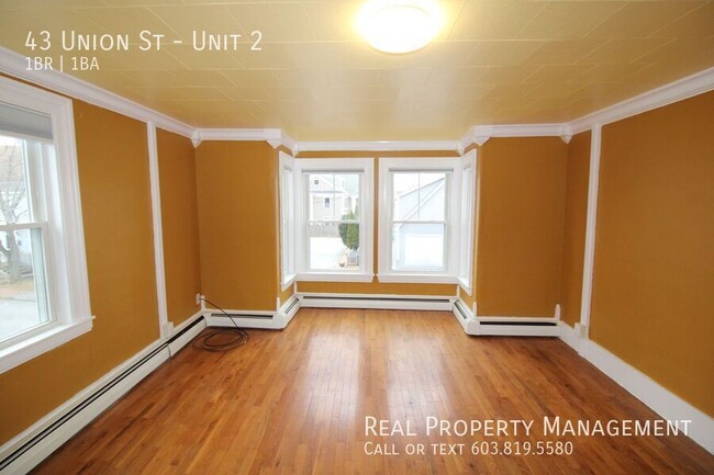 Building Photo - Vibrant 1 Bedroom Close to Downtown Portsm...