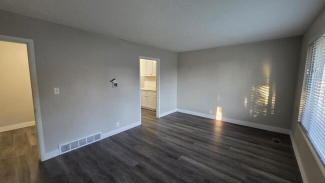 Building Photo - 321 S 300 W
