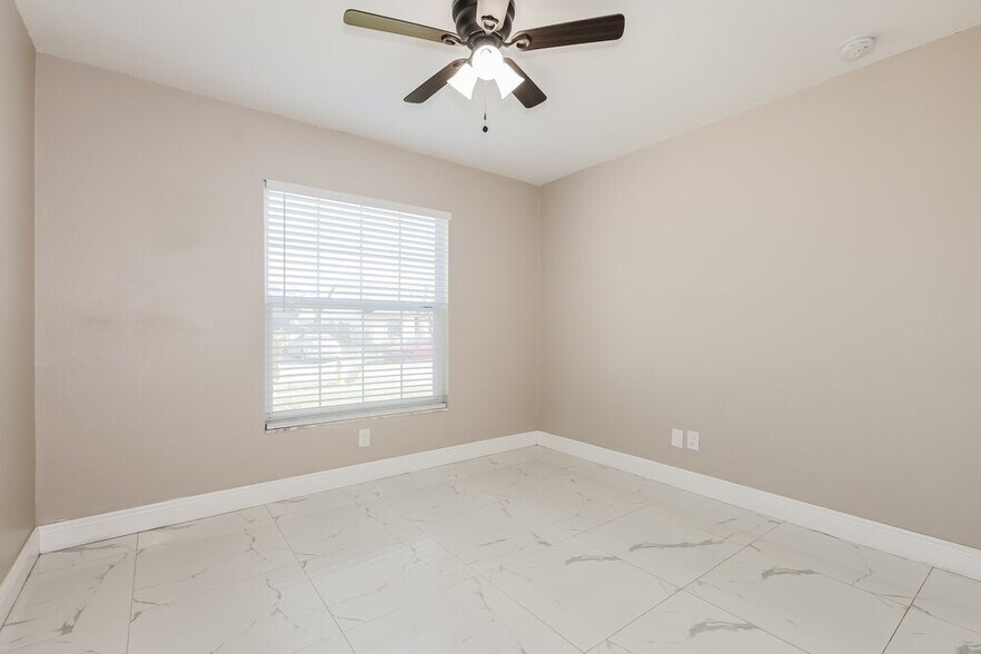 Building Photo - 1735 Tarah Trace Dr