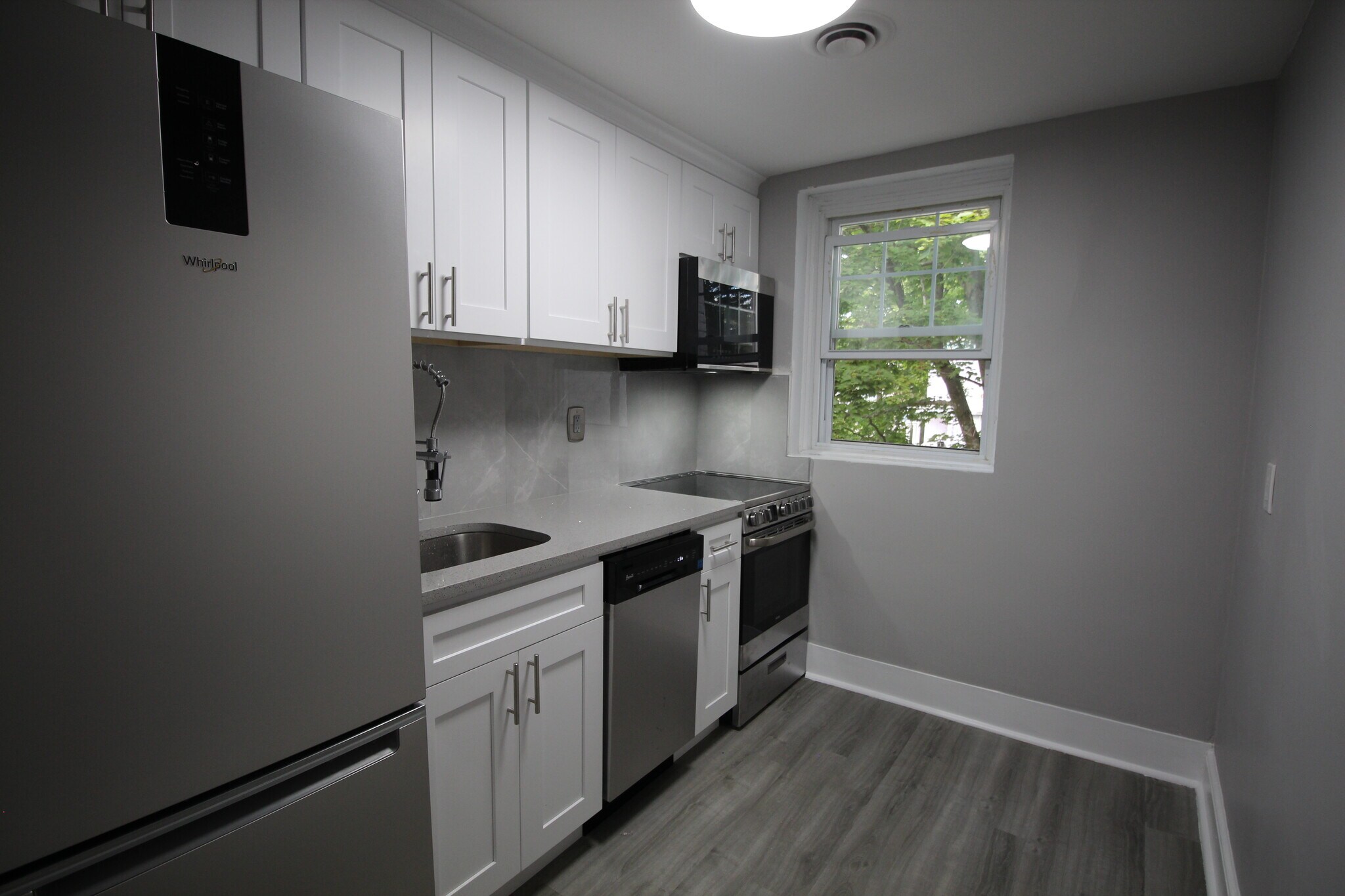 Building Photo - 17 Boswell Ave