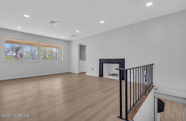 Building Photo - 1034 Zircon Dr