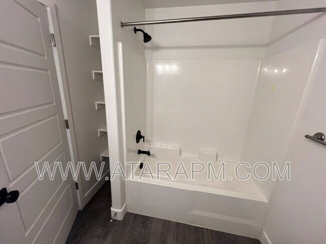 Building Photo - 543 S 1020 W