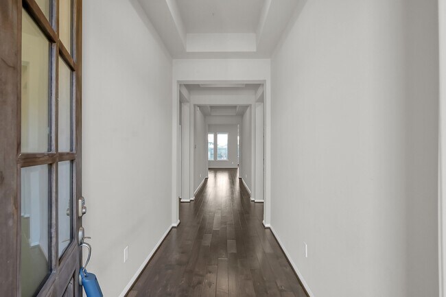 Building Photo - 2807 Jehlon Ln