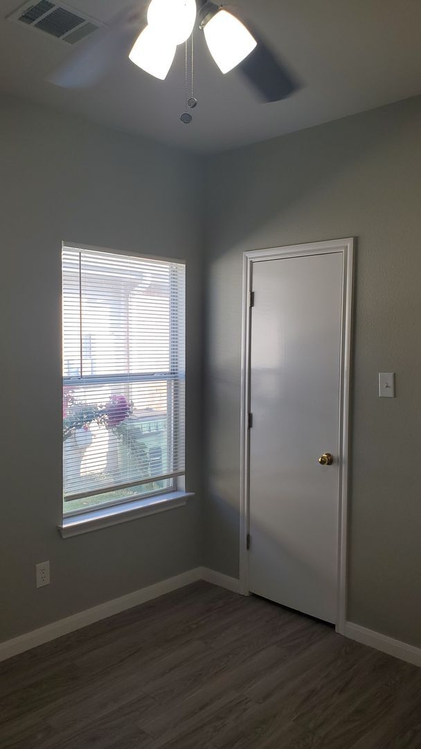 Building Photo - 133.135 Marvin Cove