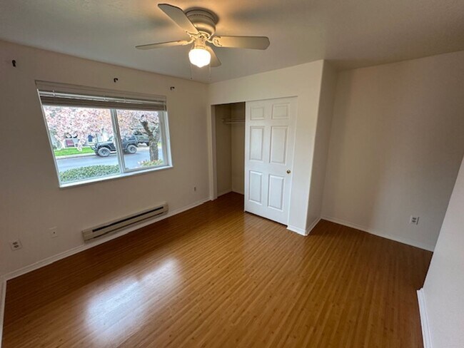 Building Photo - Duplex for rent