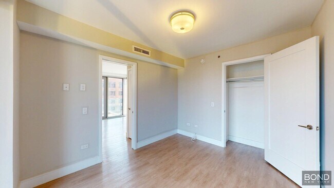 Building Photo - 237 E 34th St