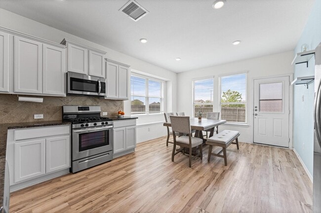 Building Photo - 26003 Amber Pearl Dr