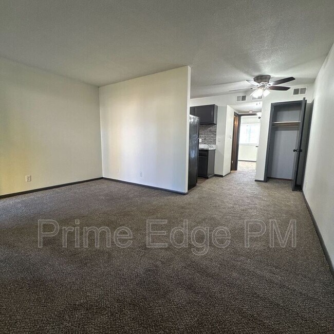 Building Photo - 1109 N 28th St