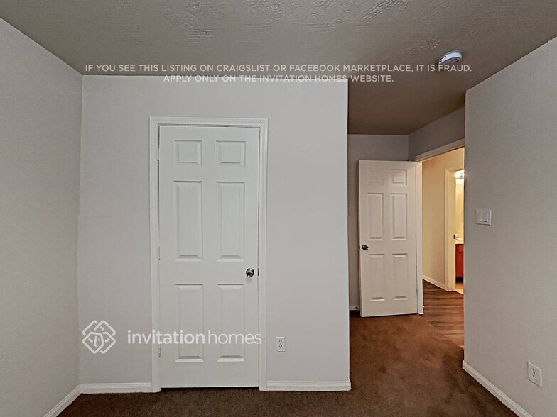 Building Photo - 2411 Cardinal Elm St