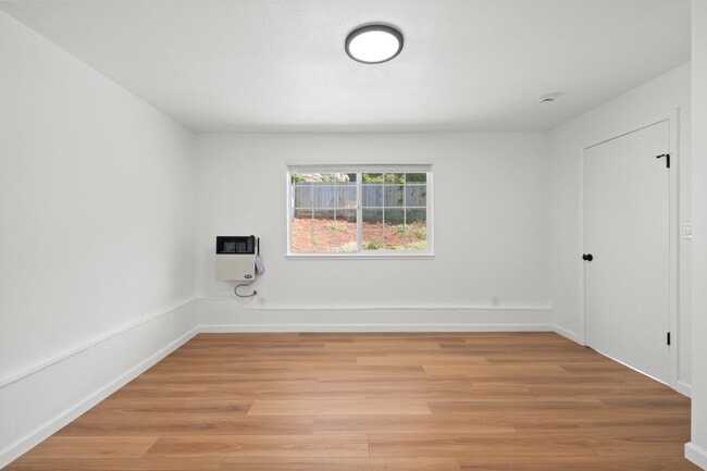 Building Photo - 64 Lycett Cir