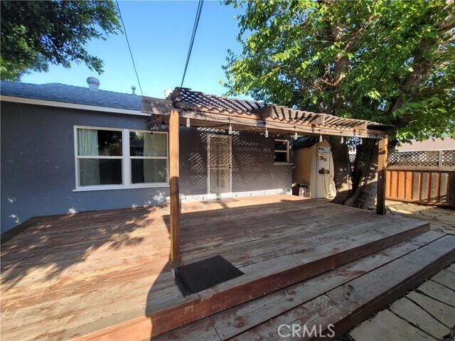 Building Photo - 6121 White Oak Ave