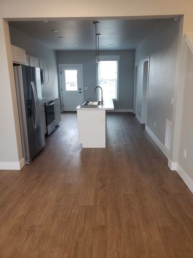 Building Photo - Ravishing 2 bed 2 1/2 bath home in Annafel...