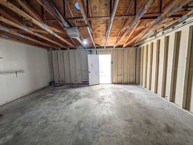 Building Photo - 956 Sunmeadow Dr
