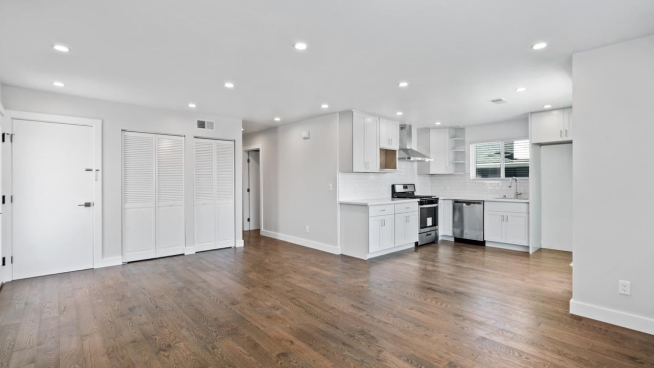 Building Photo - 52 Avalon Dr