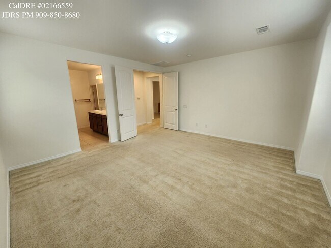 Building Photo - Eastvale 3 Bedroom Home