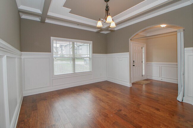 Building Photo - 3338 N Henderson Way