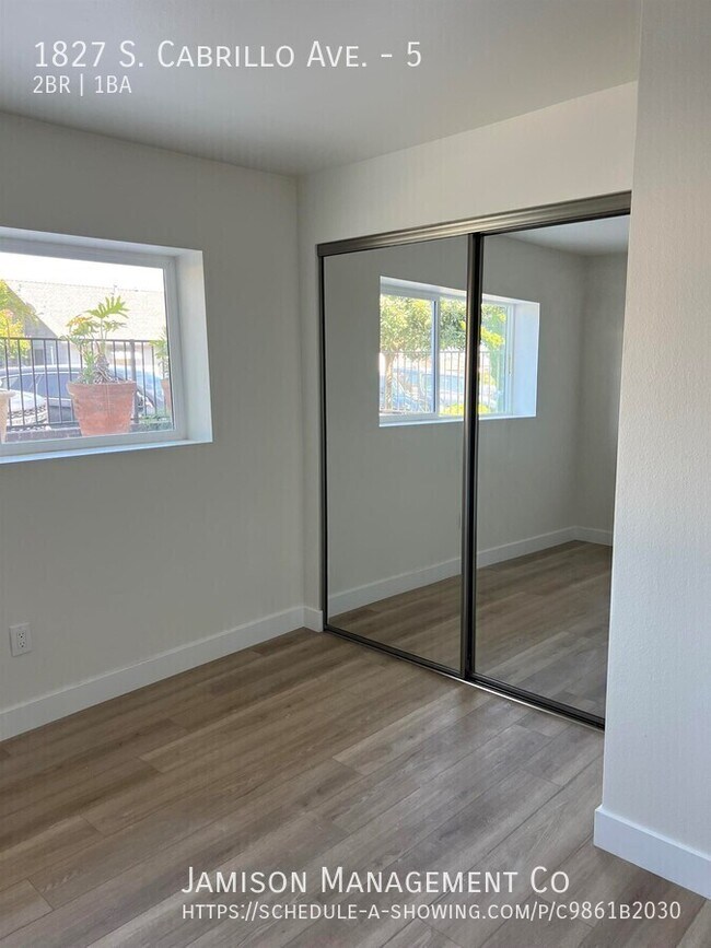 Building Photo - 1827 S Cabrillo Ave
