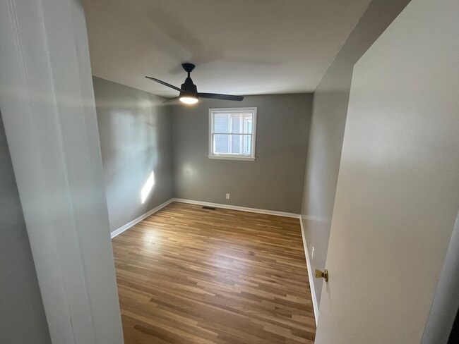 Building Photo - 1913 Boscobel St