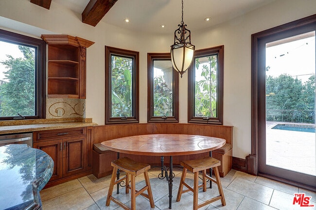 Building Photo - 209 S Anita Ave