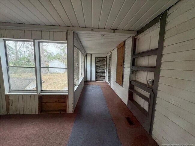 Building Photo - 3174 Lindsay Rd